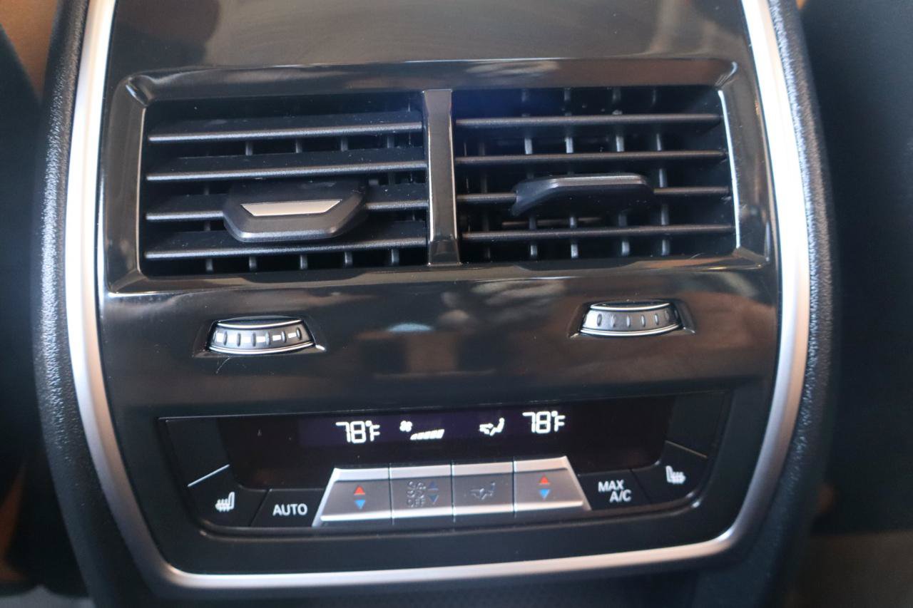 Used 2023 BMW X7 xDrive40i w/ Premium Package AWD/4WD image 25