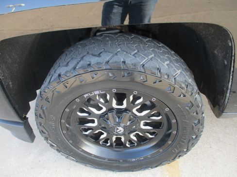 Used 2017 Chevrolet Silverado 1500 LT w/ All Star Edition AWD/4WD image 3