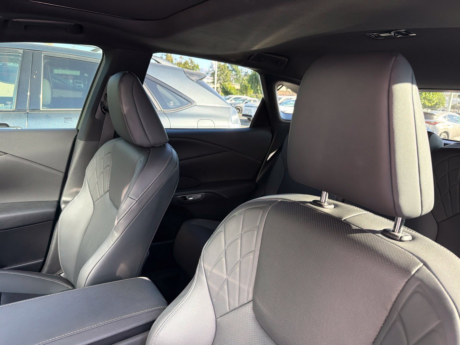 Used 2023 Lexus RX 350h w/ Cold Area Package AWD/4WD image 7