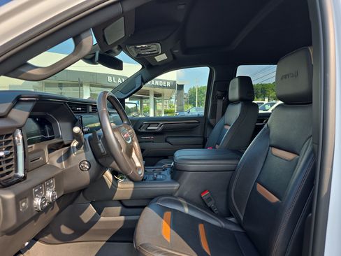 Used 2023 GMC Sierra 1500 AT4 AWD/4WD image 15