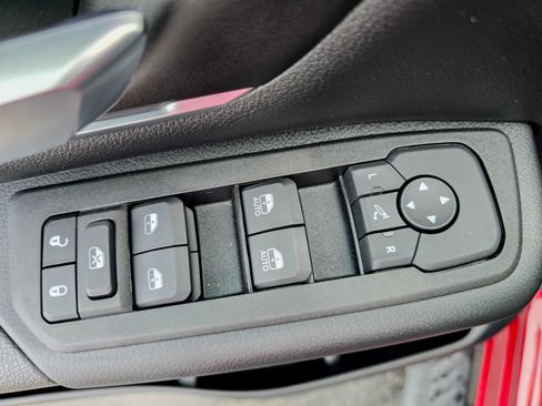 Used 2025 RAM 1500 Big Horn image 32