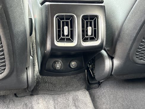 Used 2023 Kia Sorento LX FWD image 16