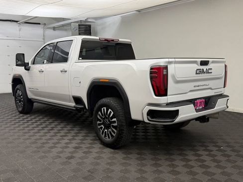 Used 2024 GMC Sierra 2500 Denali Ultimate AWD/4WD image 3