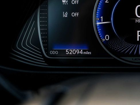 Used 2019 Lexus UX 200 image 21