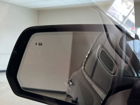 Used 2022 GMC Acadia Denali w/ Denali Ultimate Package image 31