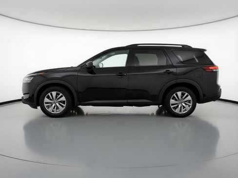 Used 2025 Nissan Pathfinder SV image 5