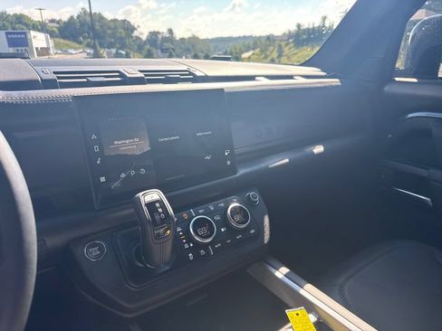 Used 2025 Land Rover Defender 130 V8 AWD/4WD image 13