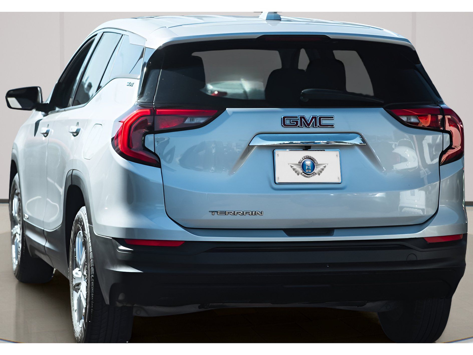 Used 2019 GMC Terrain SLE FWD image 2