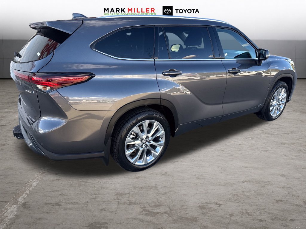 Used 2024 Toyota Highlander Limited AWD/4WD image 5