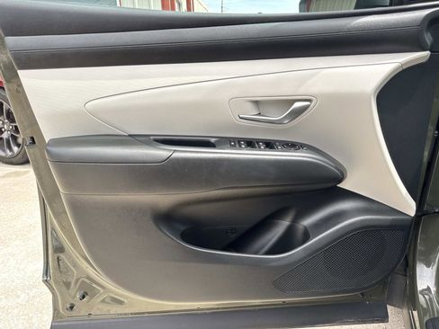Used 2025 Hyundai Tucson SE FWD image 18