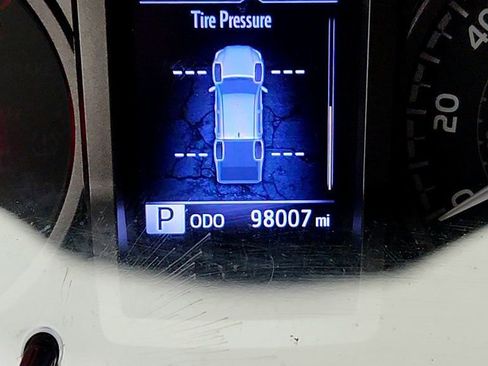 Used 2018 Toyota Tacoma TRD Sport image 15