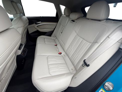 Used 2019 Audi e-tron Prestige image 16