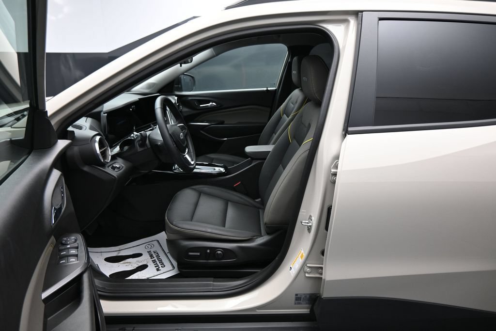 Used 2026 Chevrolet Trax ACTIV w/ Driver Confidence Package FWD image 9