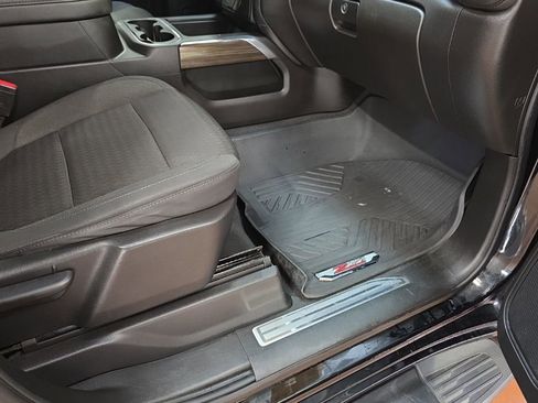 Used 2021 Chevrolet Silverado 1500 LT Trail Boss image 11