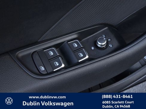 Used 2017 Audi A3 e-tron Premium Plus w/ Technology Package image 11