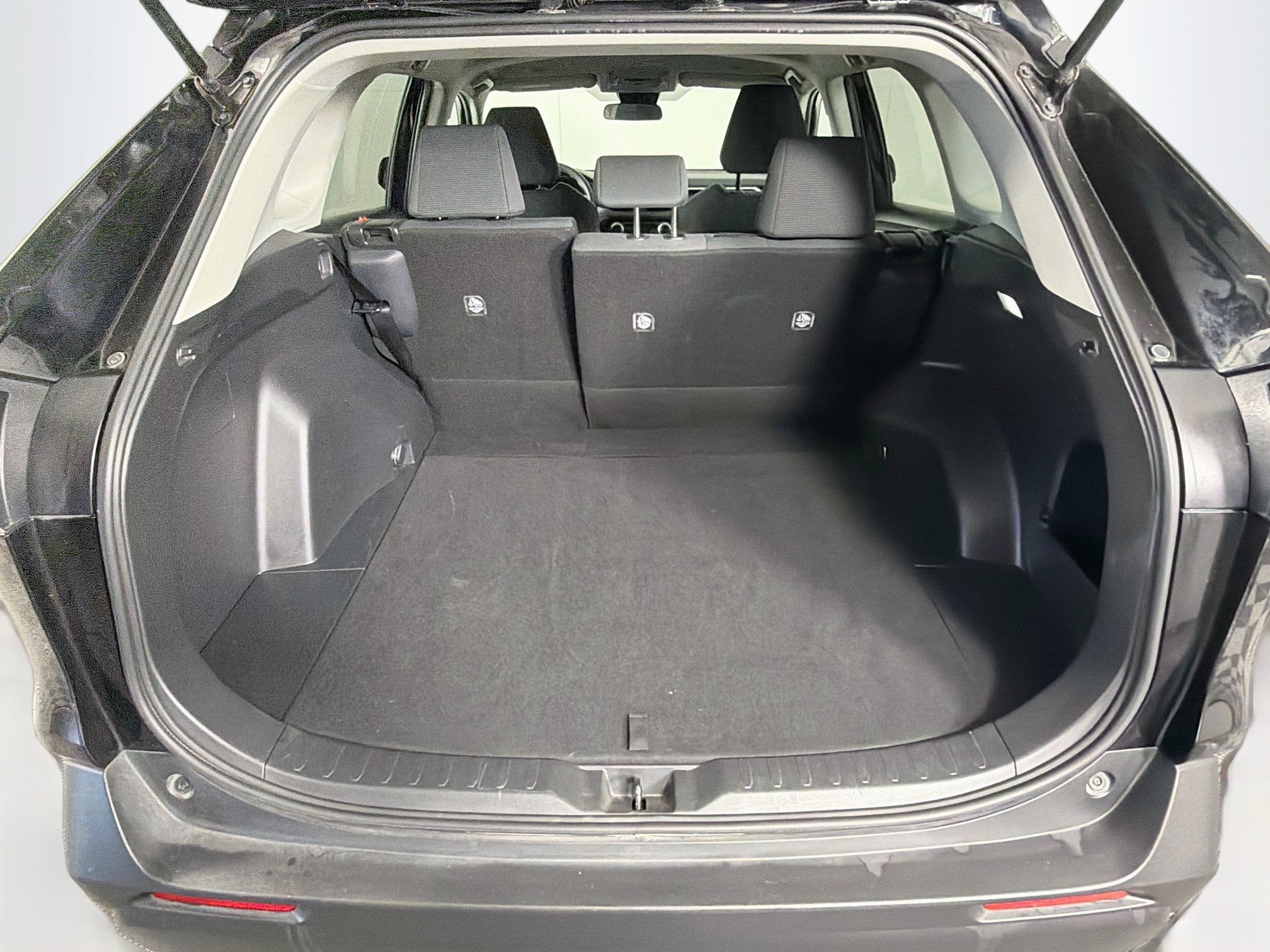 Used 2025 Toyota RAV4 LE FWD image 28