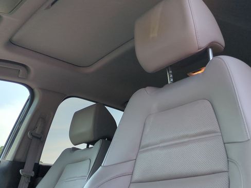 Used 2018 Honda CR-V Touring image 16