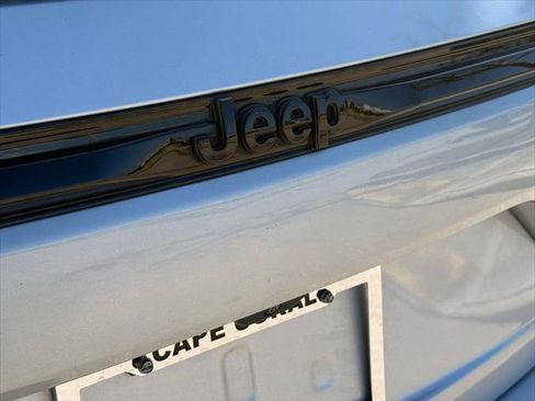 Certified 2023 Jeep Grand Cherokee Altitude image 34