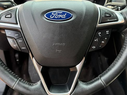 Used 2017 Ford Fusion SE w/ Equipment Group 601A FWD image 18