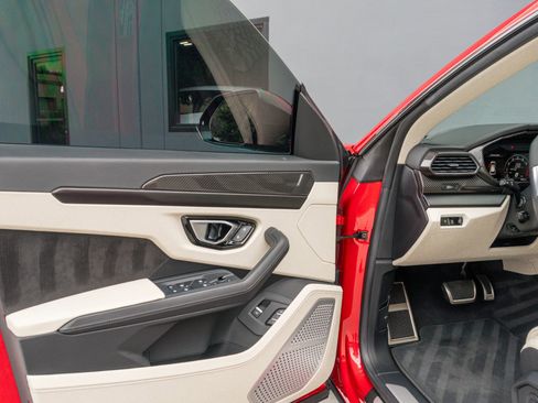 Used 2023 Lamborghini Urus S AWD/4WD image 72