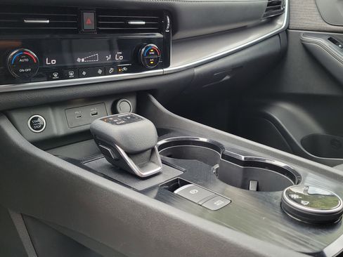 Certified 2021 Nissan Rogue SV AWD/4WD image 26