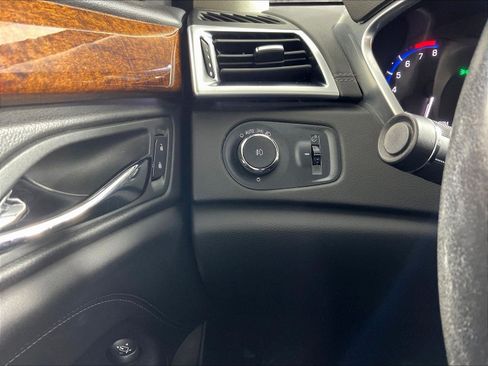 Used 2016 Cadillac SRX Performance AWD/4WD image 15