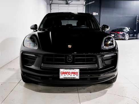 Used 2024 Porsche Macan AWD/4WD image 5