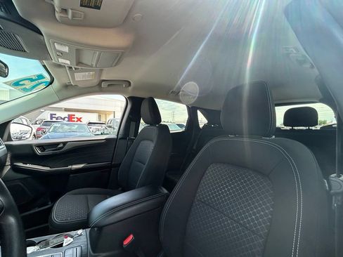 Used 2025 Ford Escape Active AWD/4WD image 17