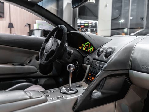 Used 2005 Lamborghini Murcielago Coupe image 24