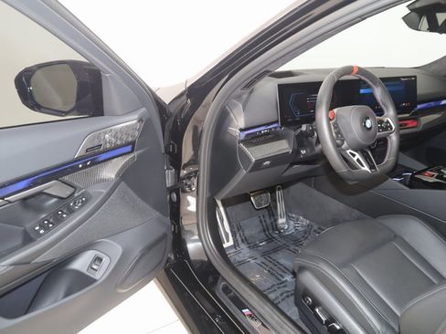 Used 2025 BMW M5 w/ Executive Package image 81