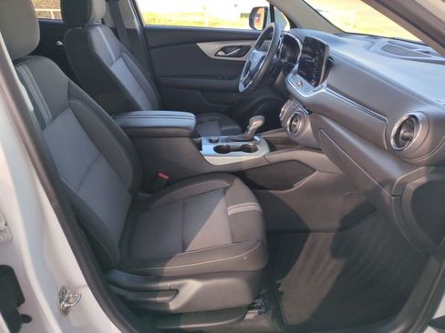 Used 2025 Chevrolet Blazer LT FWD image 21
