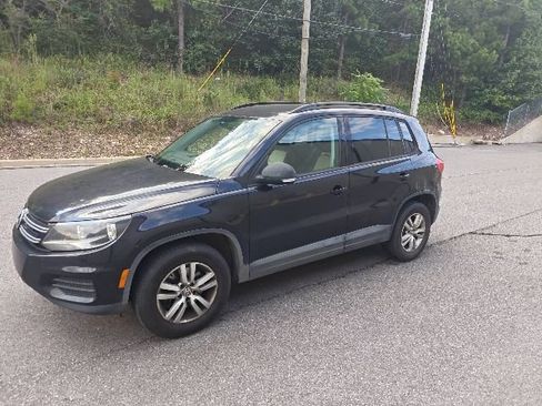 Used 2016 Volkswagen Tiguan S FWD image 6