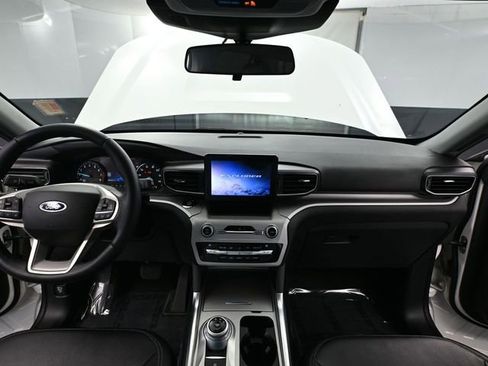 Used 2020 Ford Explorer XLT w/ Equipment Group 202A image 26