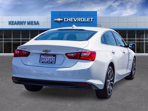 Used 2017 Chevrolet Malibu LT w/ Driver Confidence Package FWD image 6