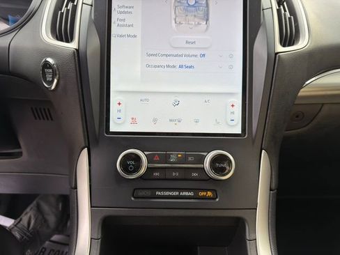 Used 2022 Ford Edge SEL w/ Convenience Package image 24