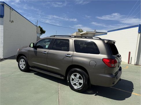 Used 2008 Toyota Sequoia Limited RWD image 8