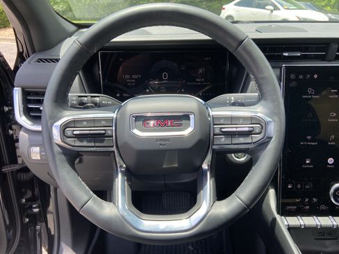Used 2025 GMC Terrain Elevation w/ Black Edition AWD/4WD image 13