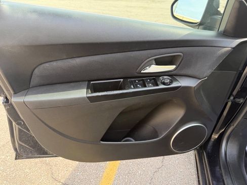 Used 2011 Chevrolet Cruze LTZ image 10