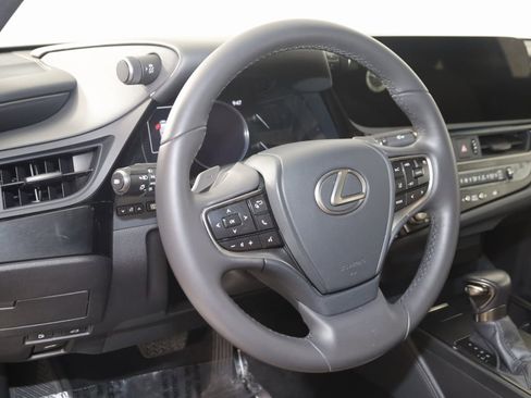 Used 2023 Lexus ES 350 image 6
