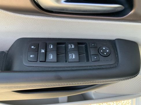 Used 2023 Chrysler Voyager LX FWD image 23