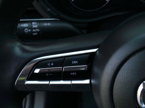 Used 2022 MAZDA MAZDA3 s FWD image 27
