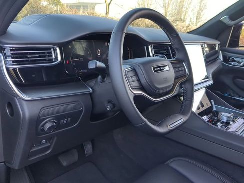 Used 2026 Jeep Grand Wagoneer Summit w/ Rear Seat Video Group I AWD/4WD image 20