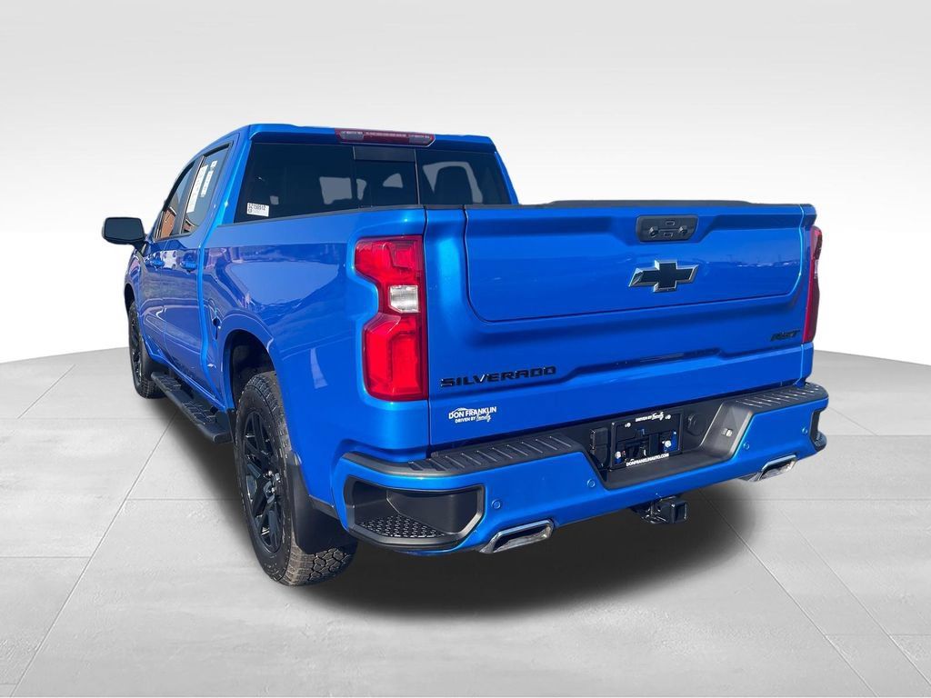 Used 2025 Chevrolet Silverado 1500 RST AWD/4WD image 3
