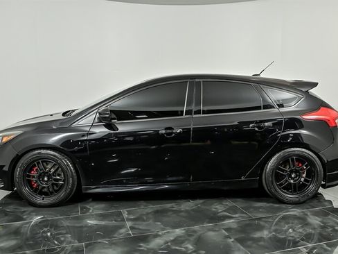 Used 2018 Ford Focus ST FWD image 6