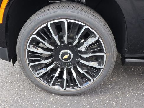 New 2026 Chevrolet Tahoe High Country AWD/4WD image 34