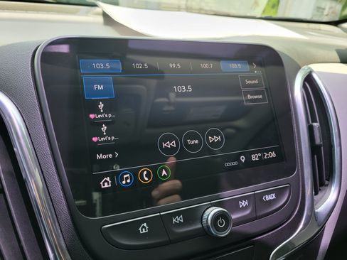 Used 2020 Chevrolet Equinox LT FWD image 19