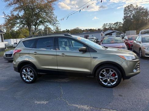 Used 2014 Ford Escape SE w/ Equipment Group 201A image 8