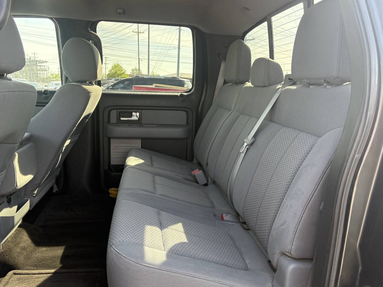 Used 2014 Ford F150 XLT w/ Equipment Group 302A Luxury AWD/4WD image 9