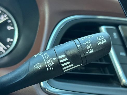 Used 2018 Buick Enclave Avenir w/ Avenir Technology Package image 36