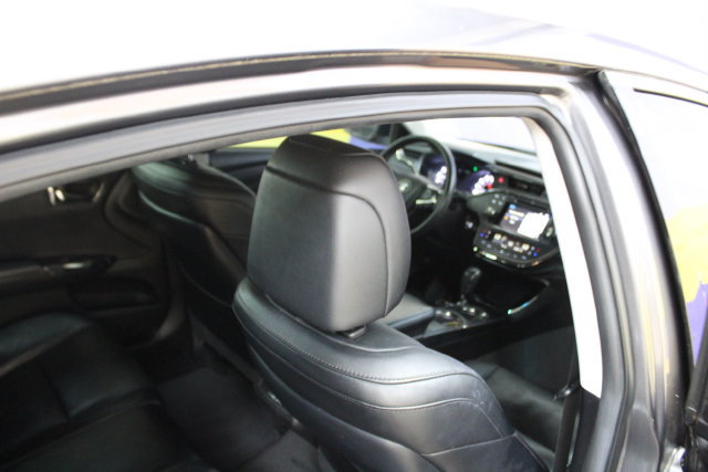Used 2016 Toyota Avalon Limited FWD image 10